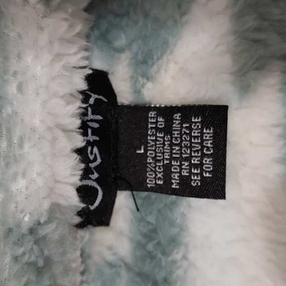 Justify Women's Size Large Plush 1/2 Zip Fleece - Picture 5 of 7